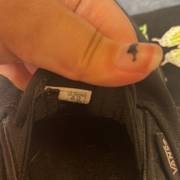 Black glow in the dark vans with butterfly & flower pattern. - Picture 5 of 5